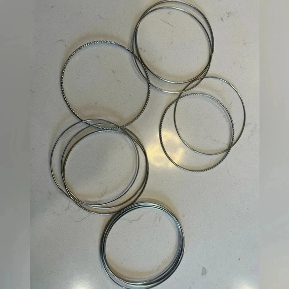 5/20$ 2 sets of  stainless steel bracelets - Picture 5 of 10